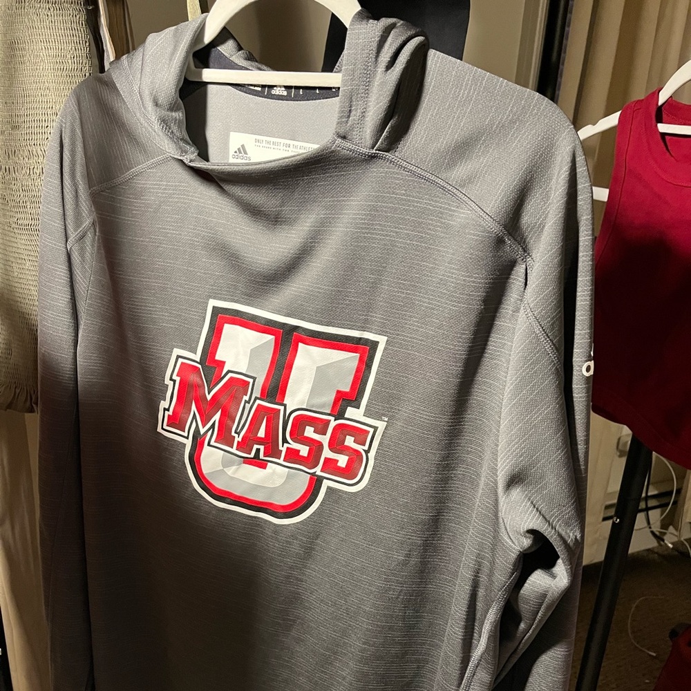 Umass Amherst thin hoodie